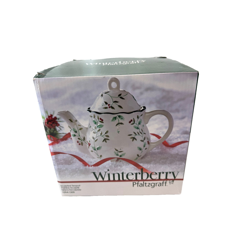 Pfaltzgraff Winterberry Sculpted Teapot w/Lid 4 Cup Dishwasher Microwave Holiday